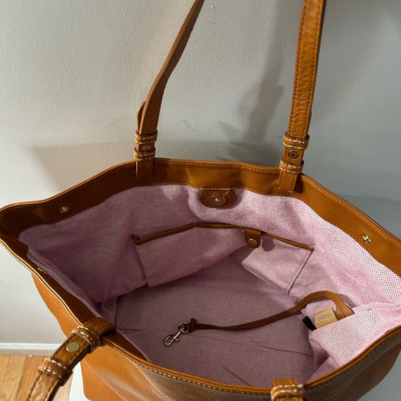 Elegant Tan Leather Tote Bag